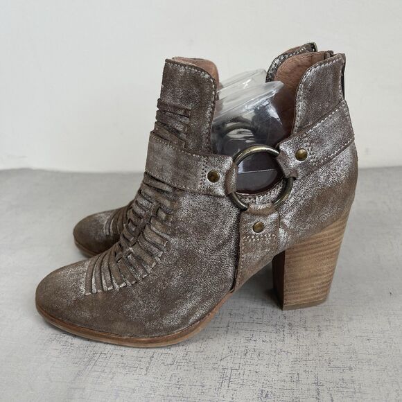 Ariat Shoes - Ariat Unbridled Metallic Leather Jaelle Western Ankle Boots Harness Rodeo 8 M